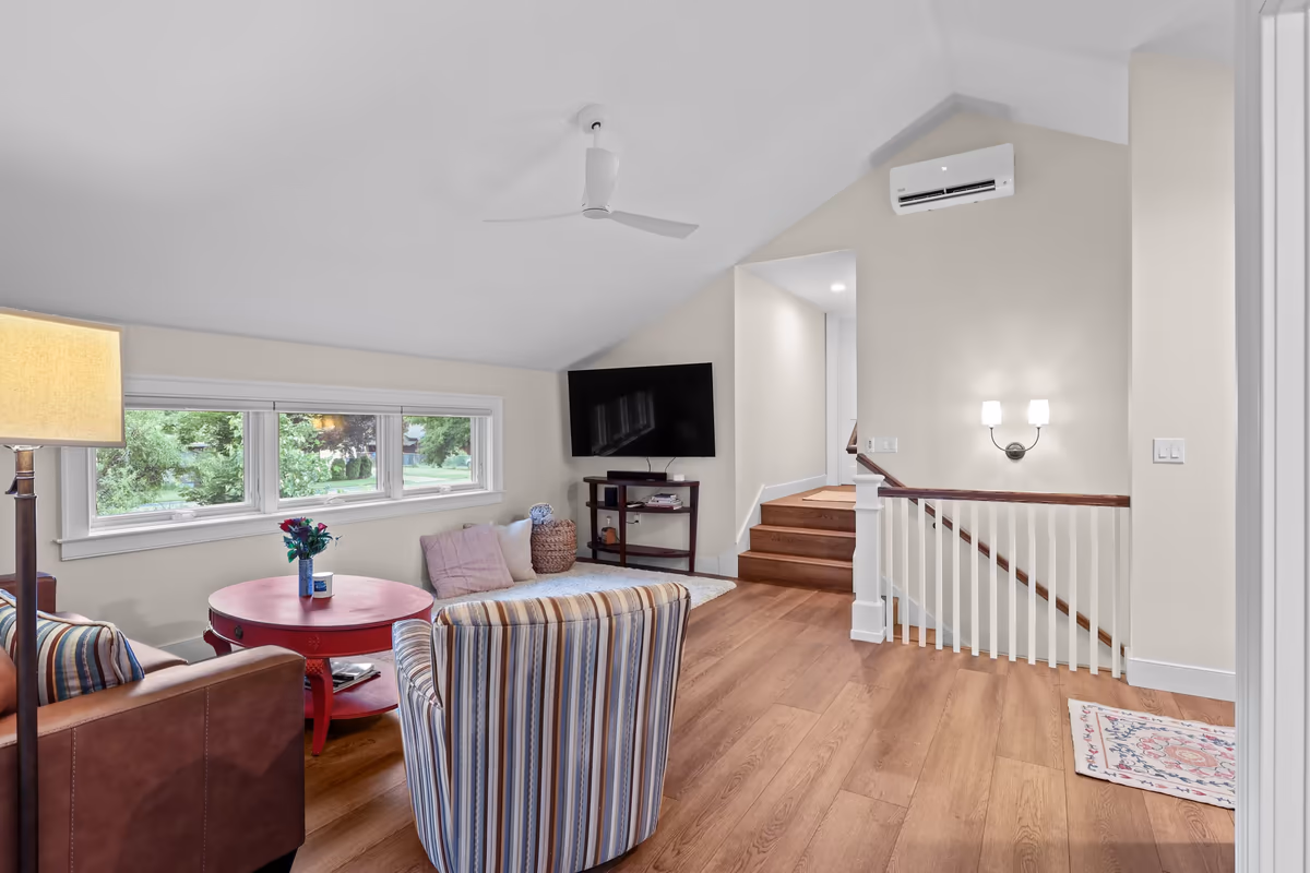 Upstairs sitting area with window light